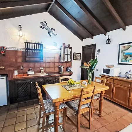 Haus Mit Schwimmbad-whirlpool In Ruhiger Umgebung- By Interhome *
